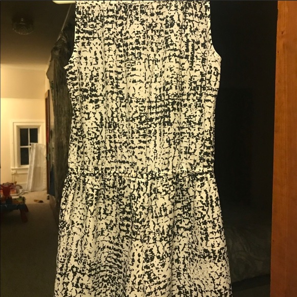 White House Black Market black& white romper sz 2 - Picture 2 of 4